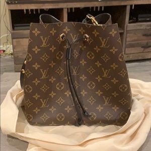 Brand New - Louis Vuitton Black NEONOE MM